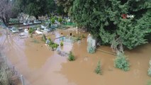 Şiddetli Yağış Nedeniyle Sular Altında Kalan Mezarlıklar Havadan Görüntülendi