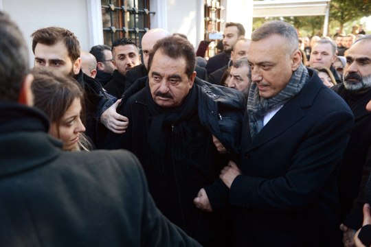 İbrahim Tatlıses Annesini Son Yolculuğuna Uğurladı