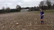 Match U17 Ophain/ RSCA : les jeunes doivent jouer foot sur un véritable champ de patates !