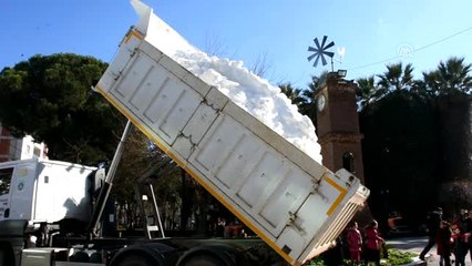 Turgutlu'da Çocuklar Taşıma Kar Üzerinde Eğlendi