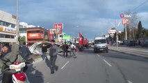 Antalya'da Facia Kıl Payı Atlatıldı... Şiddetli Rüzgar Sebebiyle Çatı Yola Uçtu