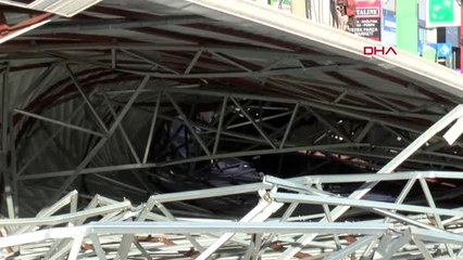 Antalya Fırtınada Uçan Çatının Altında Kalmaktan Son Anda Kurtuldu