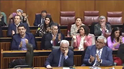 Susana Díaz a Juan Manuel Moreno: "Usted llega a la presidencia con los herederos del franquismo"