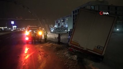 Aksaray’da ulaşıma kar engeli...Eğitime 1 gün ara verildi
