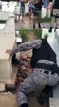 Enterré vivant, il est sauvé de justesse par la police