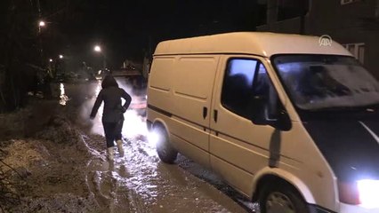 Hatay'da Şiddetli Yağış Bentleri Yıktı, Ev ve Ahırları Su Bastı