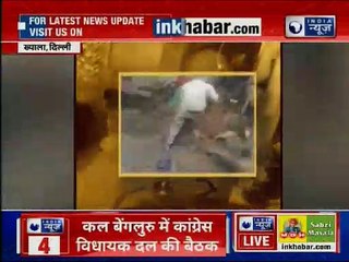 Delhi: ख्याला में बीच सड़क पर मर्डर, वारदात कैमरे में कैद