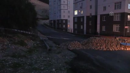 Toprak Kayması Sonucu İstinat Duvarı Çöktü