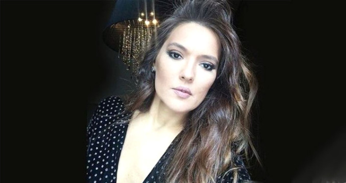 Demet Akalın Şehit Ailelerine Destek Vermeyen Sanatçı Dostlarına Sitem Etti: Ayıp Ettiniz