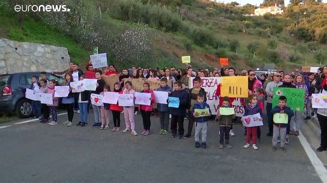 Espagne: Un petit garçon de 2 ans coincé depuis dimanche dans un puits très étroit et profond - Les recherches se poursuivent