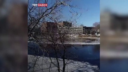 Nehirde oluşan buz diski görenleri şaşırttı