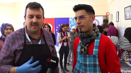 Polonya, Yunanistan ve Romanya’dan ebru sanatı öğrenmek için geldiler