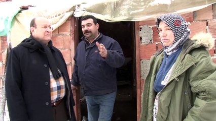 Efeler'de karla mücadele devam ediyor