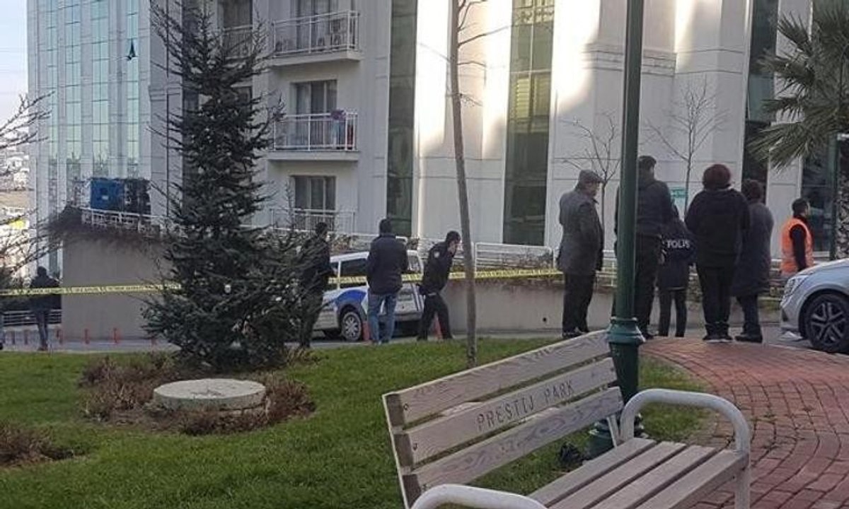 Esenyurt'ta çöp kutusu içinde 'mühimmat var' ihbarı