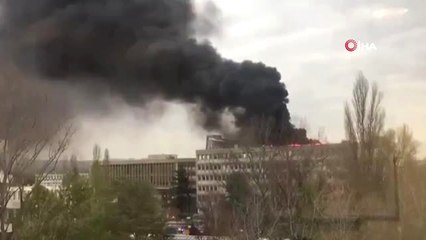 Fransa'da Lyon Üniversitesinin Kampüsündeki Bir Binada Patlama Meydana Geldi.