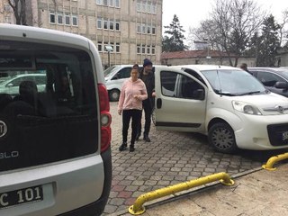 17 Yaşındaki Kıza Zorla Fuhuş Yaptıran Kadın, Gözaltına Alındı