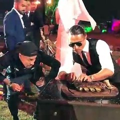 Nusret, Neymar'ı elleriyle besledi