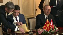 Bakan Çavuşoğlu, Makedonyalı mevkidaşı ile ortak basın toplantısı düzenledi