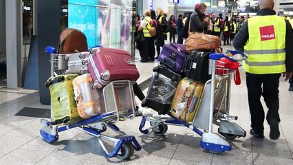 Warnstreiks an Flugäfen schränken Flugverkehr stark ein