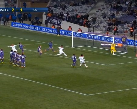 لقطة: الدوري الفرنسي: فقير يدكّ شباك تولوز بركلة حرّة خاطفة للأنفاس