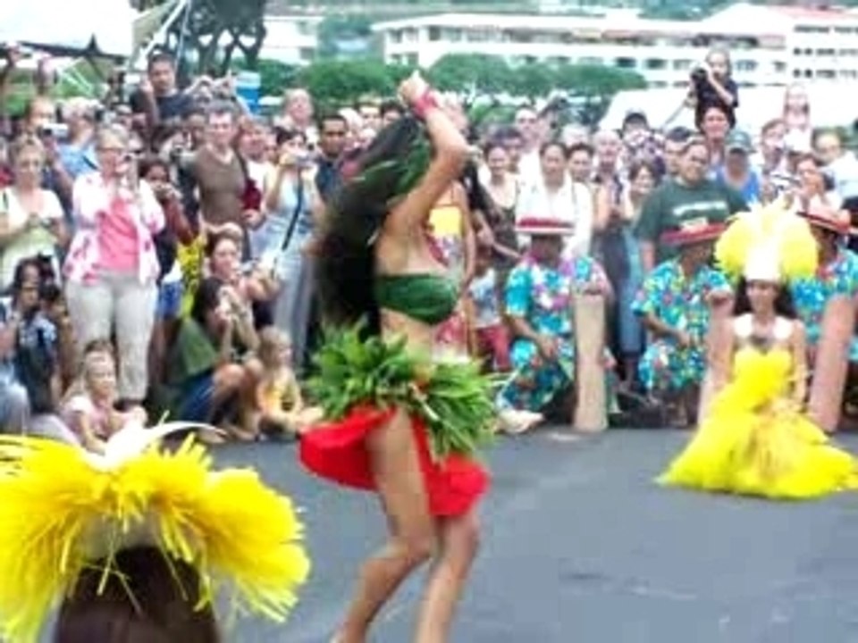 Danse tahitienne...2