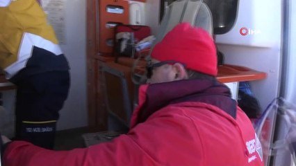 Aksaray’da buzlanma kazaları beraberinde getirdi: Tır devrildi, kilometrelerce kuyruk oluştu
