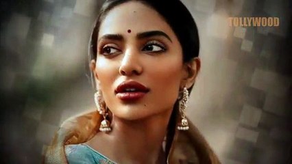 హాట్ ఫోటో షేర్ చేసి షాక్ ఇస్తోంది | Sobhita Dhulipala - Tollywood