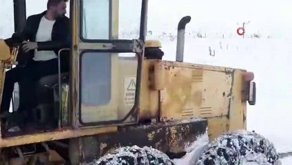 Kar nedeniyle 181 köy yolunun kapandığı Gümüşhane'de kalp hastası yaşlı adama güçlükle ulaşıldı