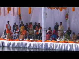 Kumbh Mela - माननीय राष्ट्रपति, माननीय राज्यपाल व माननीय मुख्यमंत्री ,participate in 'Ganga pujan' at Sangam