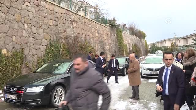 Akşener, Ceren Damar Şenel'in Ailesine Taziye Ziyaretinde Bulundu