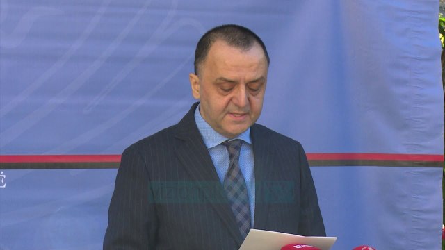 Lame sulmon Metën: Kthimi i ligjit të Kadastrës - News, Lajme - Vizion Plus