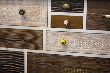 Comment rénover et relooker une commode en bois vintage ?