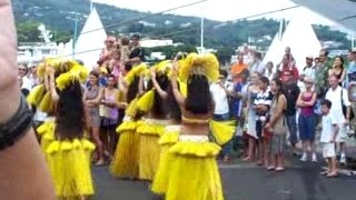 Danse tahitienne...3