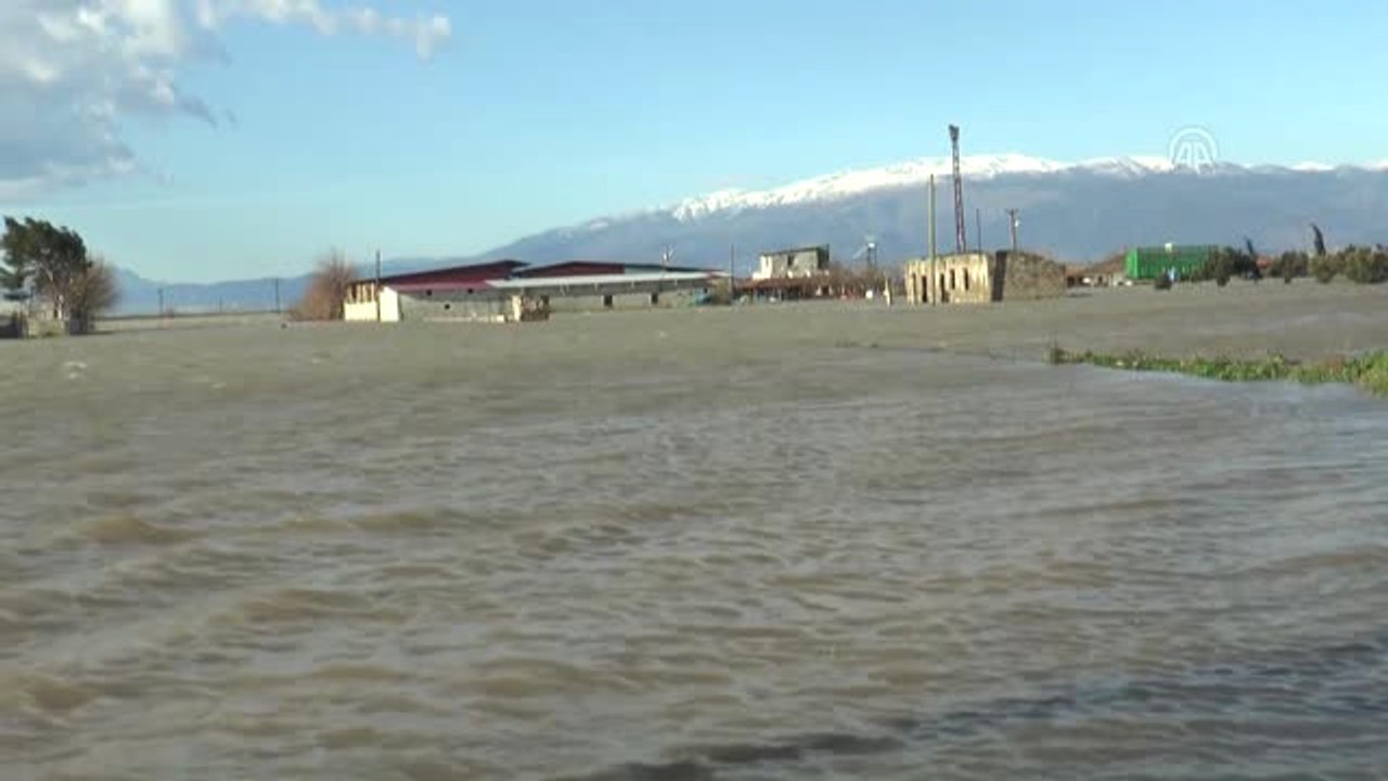 Sağanak Yaşamı Olumsuz Etkiliyor (3)