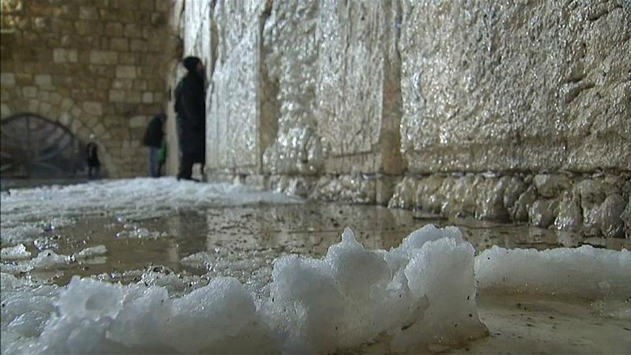 Schnee an der Klagemauer