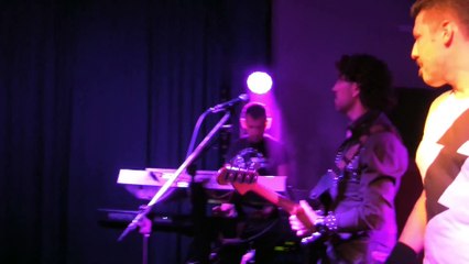 Queen, The Show Must Go On - Toys Tribute