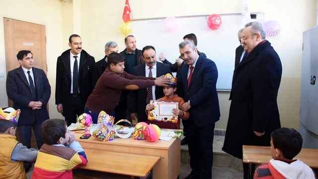 Fırat Kalkanı bölgesinde karne heyecanı - AZEZ