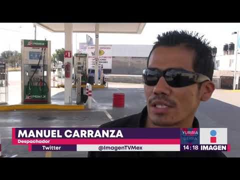 Clientes de gasolineras están dando menos propina a despachadores durante desabasto de gasolina