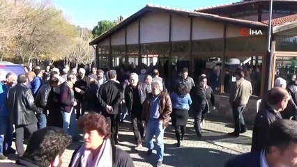 Başkan Karaçelik, başka partiden adaylık için vatandaştan yetki istedi