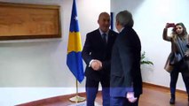 AB Komiseri Hahn Kosova'da - PRİŞTİNE