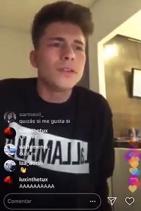 Raoul Vázquez canta en su directo "Pray" 17-1-19
