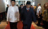 Keakraban Kedua Paslon Pilpres 2019 di Debat Pertama Pilpres 2019