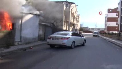 Bursa'da Yangın Dehşeti...okulun Bitişiğindeki 2 Katlı Bina Alev Alev Yandı