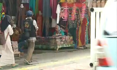 Pasca-Bentrok, Sejumlah PKL Kembali Berjualan di Trotoar