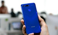 Honor View 20 Unboxing and Quick Look