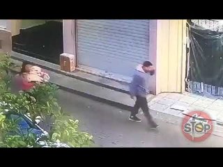 Stop-Tirane/ Harron arken e bananeve, per pak minuta i vjedhin buken e femijeve!