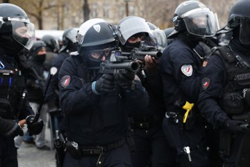 Les flashballs bientôt interdits pour les forces de l'ordre ?