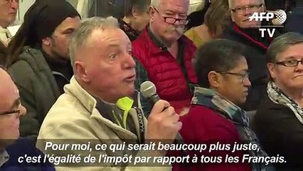 A Saint-Briac, en Bretagne, le "grand débat" fait salle comble