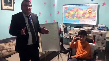Kas hastası Furkan'ın odası sınıfa çevrildi, karnesini evinde aldı
