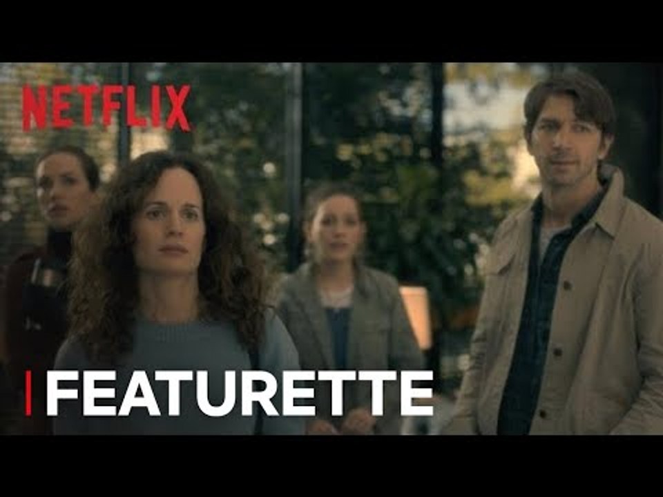 The Haunting of Hill House | Meet the Crains | Netflix